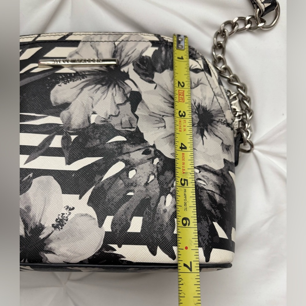 STEVE MADDEN Black & White Tropical Floral Crossbody Bag, VGUC - Picture 6 of 11